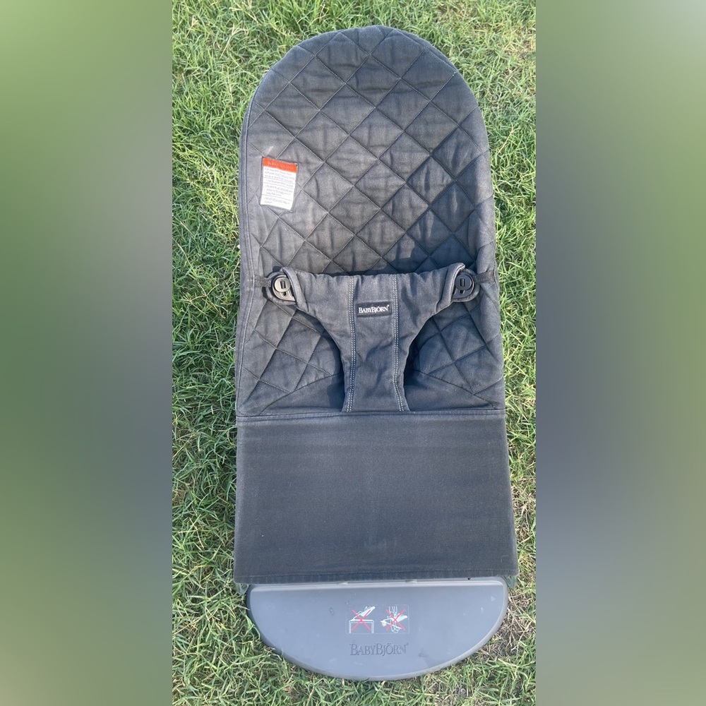 Baby Bjorn Adjustable Baby Bouncer Bliss in quilted Charcoal black.